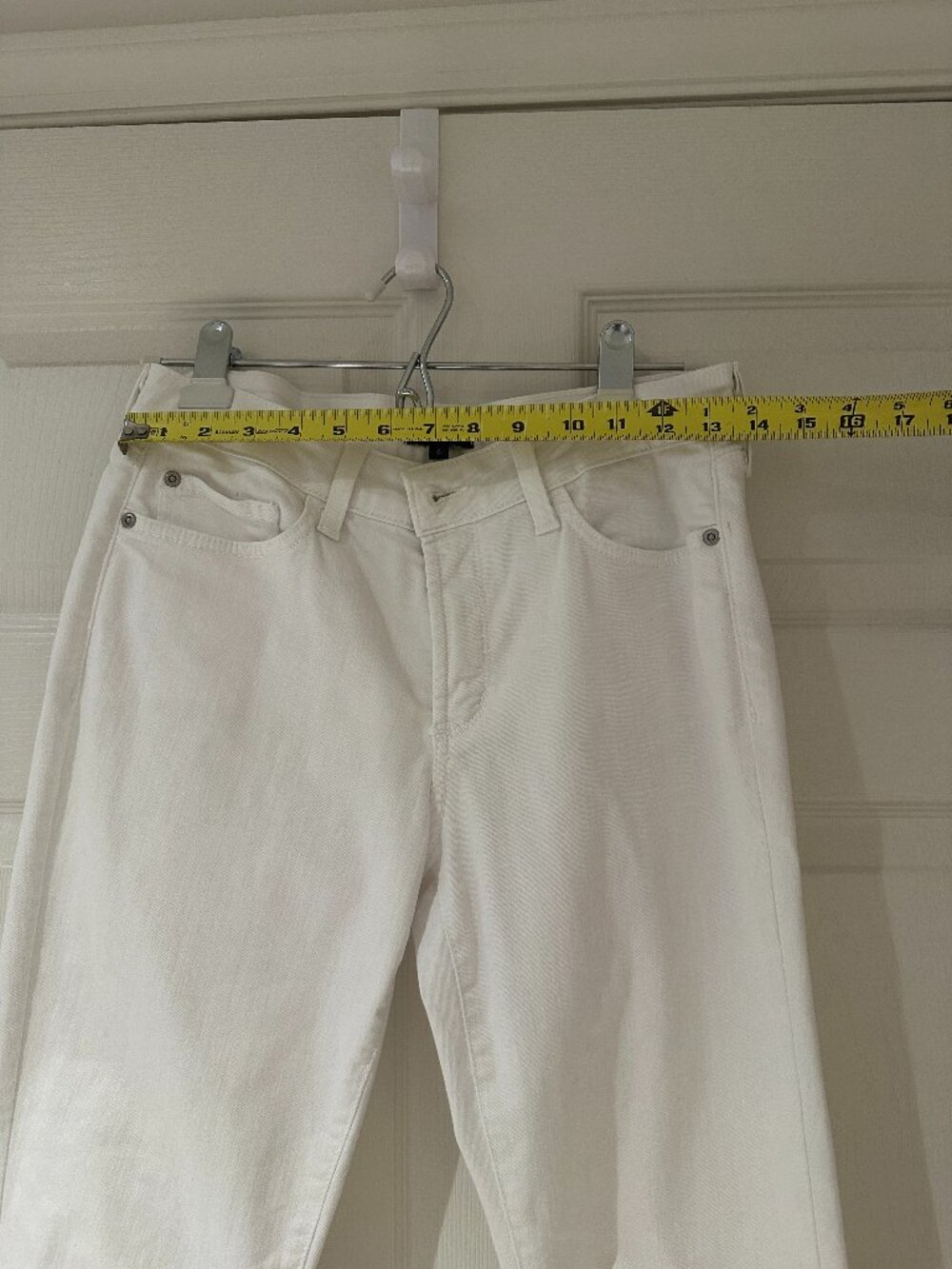NYJD white jeans size 6 cuffed